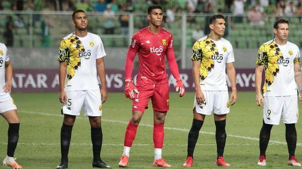 El pelotero de Guaraní que sería convocado por la sele de Colombia