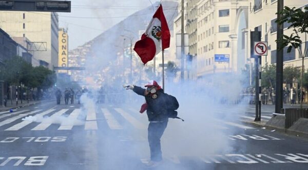 Asciende a siete el número de fallecidos a raíz de las protestas en Perú