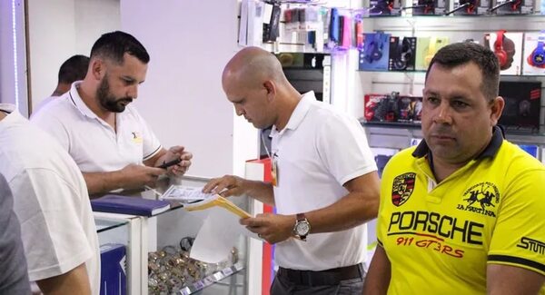 Clausuran local comercial por estafa a turista y falsificación de patente - ABC en el Este - ABC Color