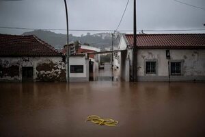 La lluvia mantiene carreteras cortadas y transportes limitados en Portugal - Mundo - ABC Color