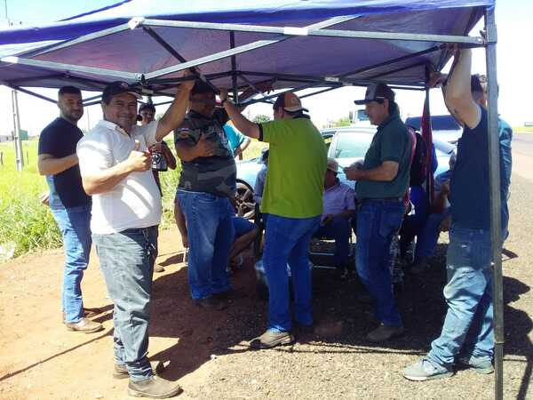 Sojeros reclaman mejor precio por sus productos frente a proveedora de semillas - Radio Imperio