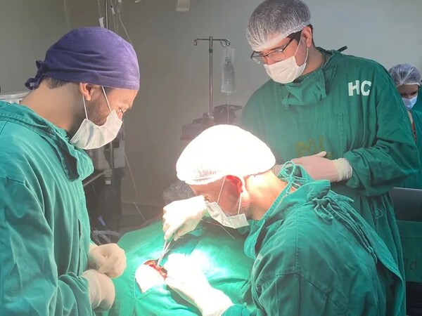 En Clínicas realizan exitoso implante coclear a niña de seis años