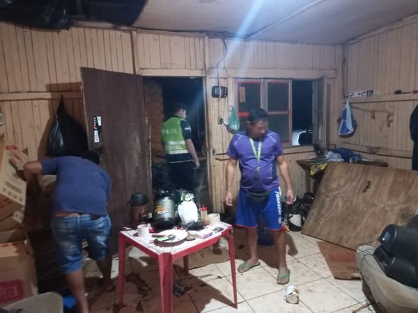 Hurtan 25 cajas de cigarrillos de un depósito del microcentro de CDE