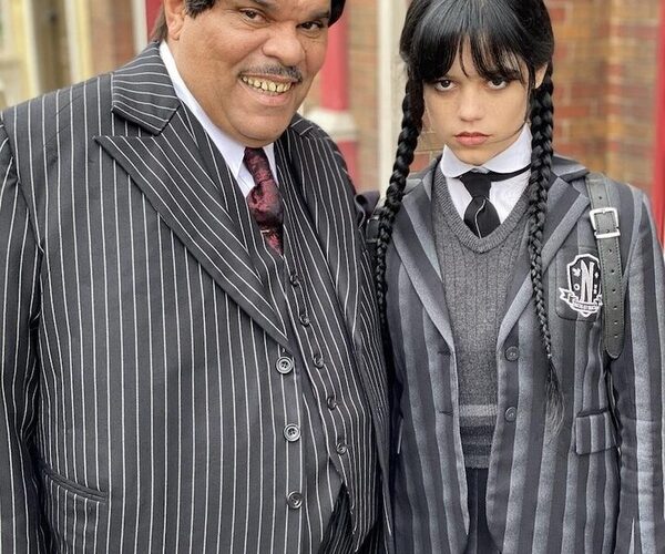 ¿Por qué la familia Addams es latina en “Wednesday”?