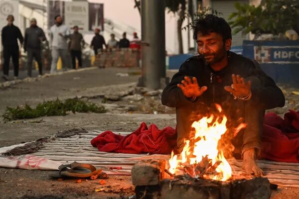 Al menos 24 personas mueren por consumir alcohol adulterado en la India - Mundo - ABC Color