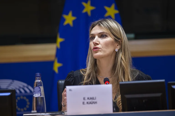 La Justicia de Bruselas decidió mantener detenida a Eva Kaili por los sobornos con Qatar
