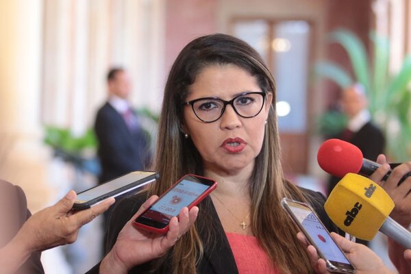 Cecilia Pérez lamentó que por ser mujer fue agredida de manera personal en el proceso para la FGE - ADN Digital