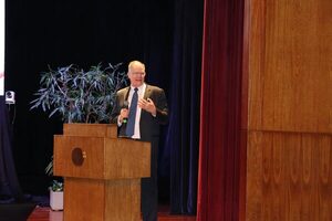 William Maloney señala que Paraguay realizó esfuerzos importantes para retornar a los niveles prepandemia - Revista PLUS