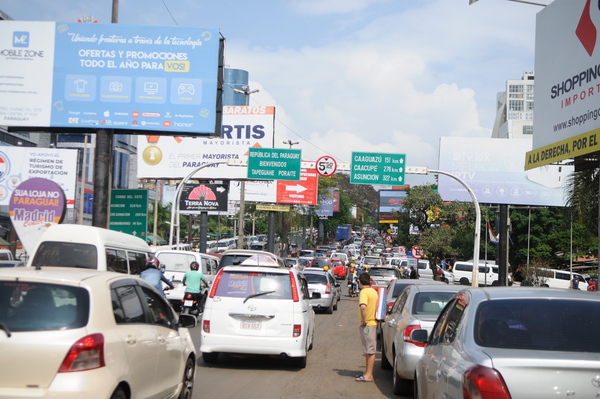 Las importaciones bajo el régimen de turismo registran un incremento 13% - La Clave