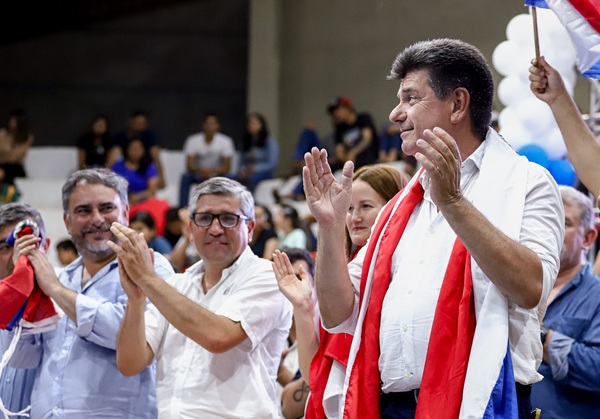 Efraín Alegre asegura que 'en la Concertación están los verdaderos colorados”