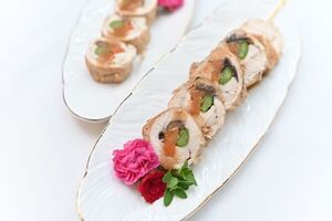 Arrollado de pollo: servilo frío o caliente para las fiestas