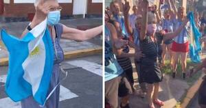 La Nación / “Abuela la la la”, la jubilada de 76 años que se volvió cábala mundialista