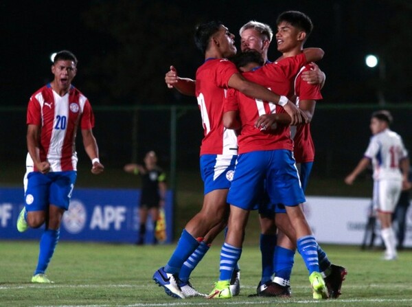 Triunfo de la Albirroja Sub 17 - APF