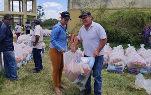 Entregan asistencia a pescadores del Ñeembucú