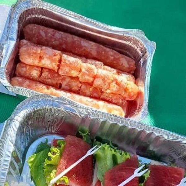 Salchicha de sandía causa sensación en feria familiar en Encarnación