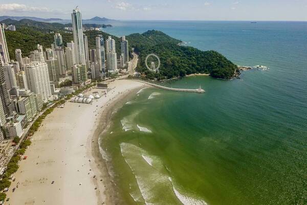 Diario HOY | Coliformes fecales en playa de Camboriú, el destino de vacaciones de muchos paraguayos