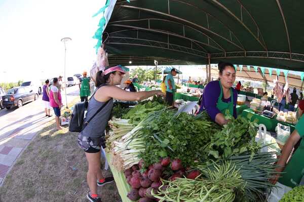 Productores llegarán a la Costanera de Asunción para ofrecer lo mejor de sus huertas - trece