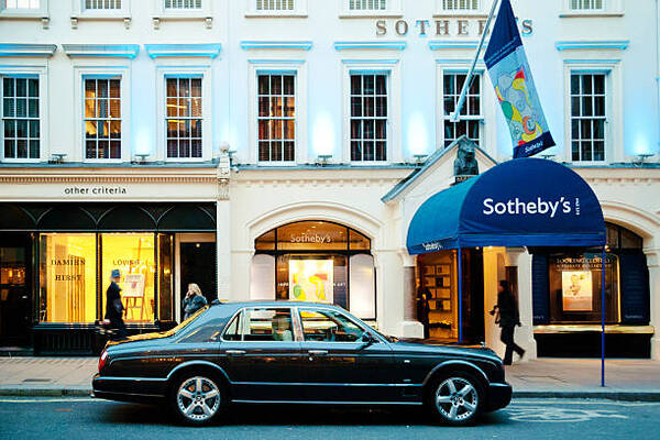 Sotheby´s abrirá locales en Hong Kong y Shanghái tras ventas récord en Asia - Revista PLUS
