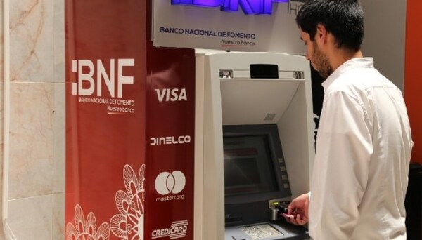 Funcionarios del MEC y universidades cobran hoy salarios y aguinaldo
