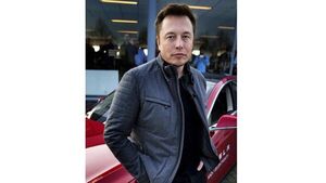 Elon Musk defiende su privacidad de vuelo - Revista PLUS