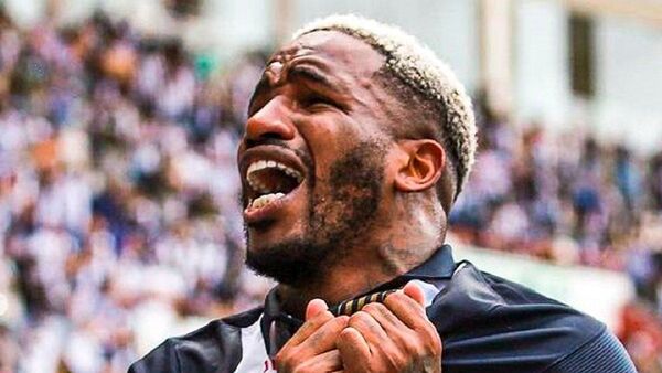 Jefferson Farfán anuncia su retiro