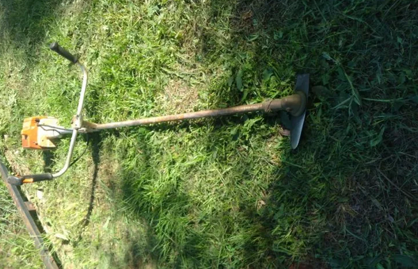 Cuchilla de la desmalezadora se rompió y mató a abuelito - Noticiero Paraguay