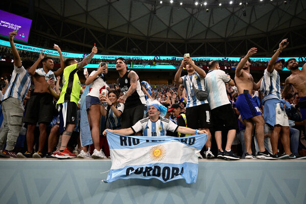 Los hinchas argentinos en Doha protestan por las entradas para la final del Mundial