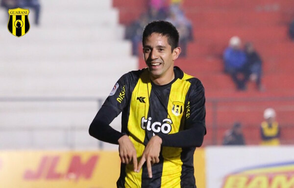 Alberto 'Piru' Contrera se queda en Guaraní por un año más