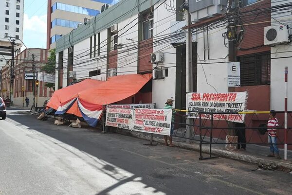 Caso Toryvete: Se fueron por unos días pero regresaron a la vereda frente al Indert - Nacionales - ABC Color