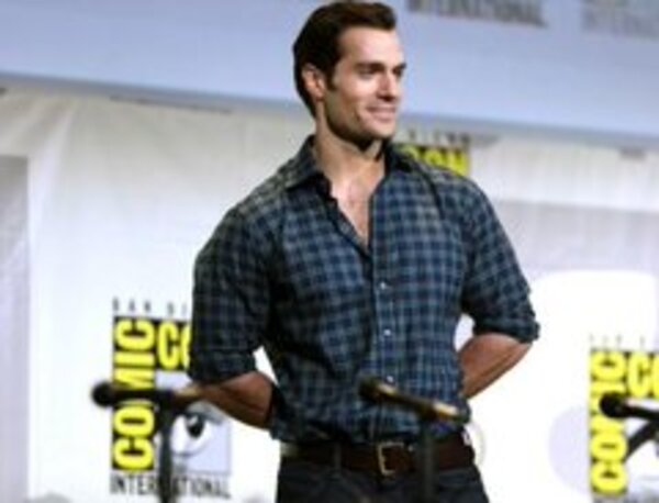 Henry Cavill no será Superman y firmaría para Avatar