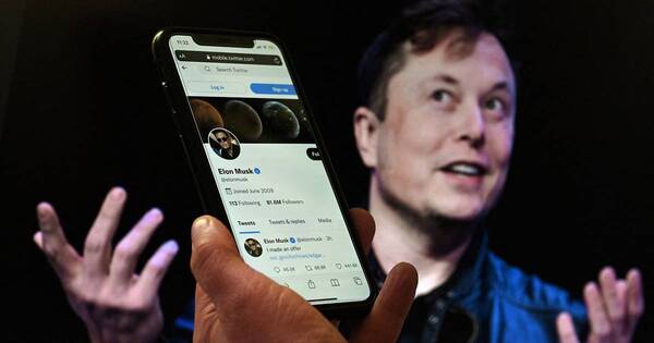 La Nación / Elon Musk restablecerá las cuentas de periodistas suspendidas en Twitter