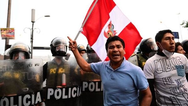 Protestas en Perú dejan una veintena de muertos mientras Congreso rechaza la propuesta de adelanto electoral - .::Agencia IP::.