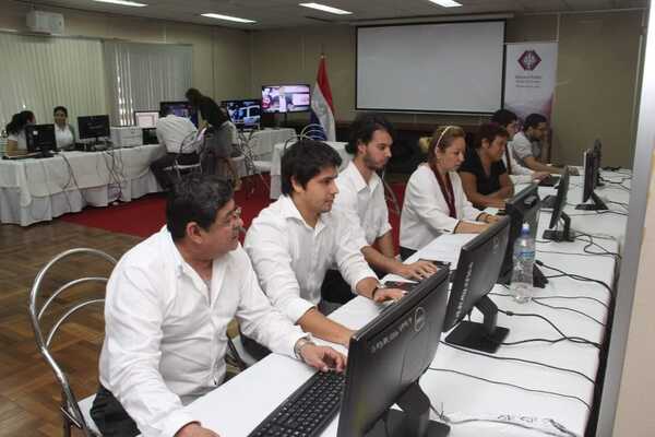 Diario HOY | Habilitarán centro de monitoreo para procesar denuncias durante las internas