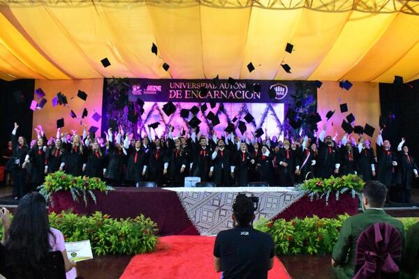 CULMINAN LAS GRADUACIONES DEL COMPLEJO UNAE