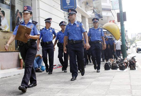 Diario HOY | Movilizarán a 29.000 agentes policiales durante internas simultáneas