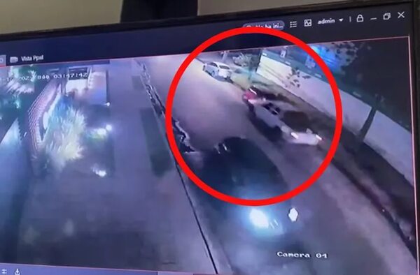 Video: así un político liberal chocó contra dos vehículos en Trinidad - Policiales - ABC Color