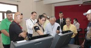 La Nación / Confirman exitoso testeo nacional de las máquinas de votación