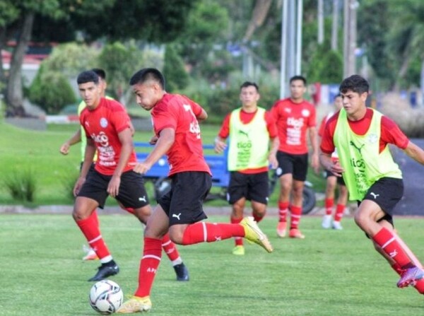 Fútbol sabatino de la Albirroja Sub 20 - APF