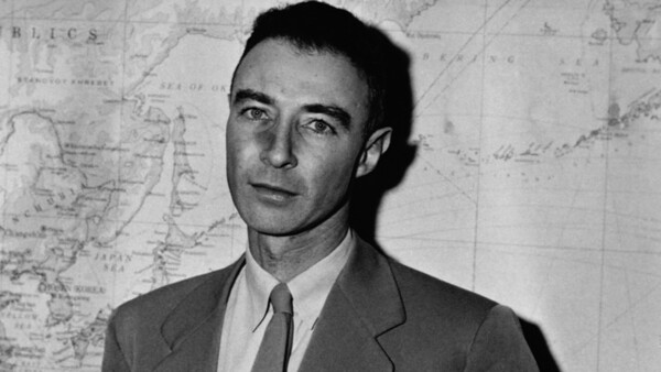 Diario HOY | Absuelven tras 68 años al 'padre de la bomba atómica', acusado de espiar para la URSS