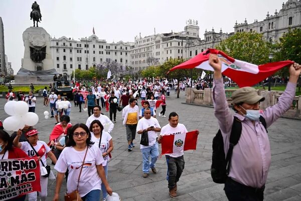 Indígenas amazónicos de Ecuador condenan la “brutal” represión en Perú - Mundo - ABC Color