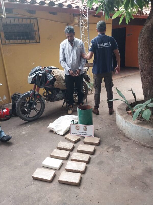 Detienen a un hombre e incautan 10 kilos de cocaína ocultos en una garrafa