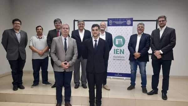 Estudiante se convierte en el primer ingeniero en Energía en Paraguay - San Lorenzo Hoy