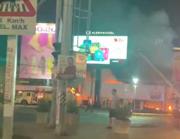 Diario HOY | Enorme incendio en tienda de ropas sobre Aviadores
