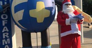 La Nación / Papá Noel lleva su magia a Punto Farma