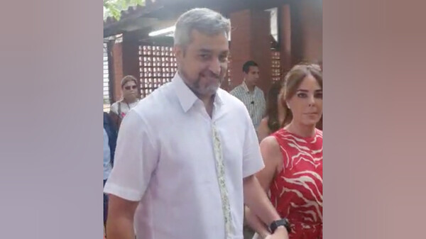 Diario HOY | Escrachan a Mario Abdo tras votar: “El peor presidente de la República del Paraguay”