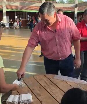Tiki González votó y pidió a sus correligionarios acudir a las urnas a votar - Noticde.com