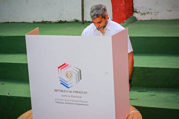 ¿Quiso evitar abucheos? Marito votó antes del horario establecido