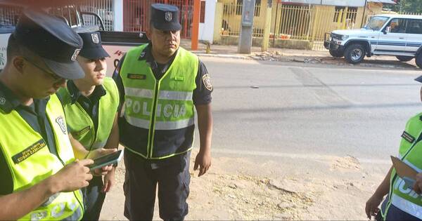La Nación / Incidentes: Policía no deja tomar datos a encuestadora y amenazan con llevarla detenida