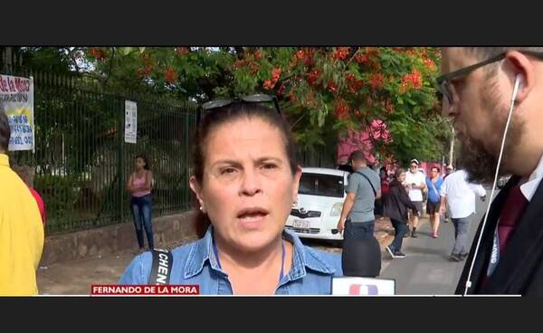 Denuncian que Policías no dejan que encuestadora realice su trabajo
