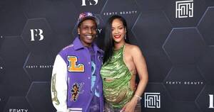La Nación / Rihanna comparte un video de su bebé por primera vez